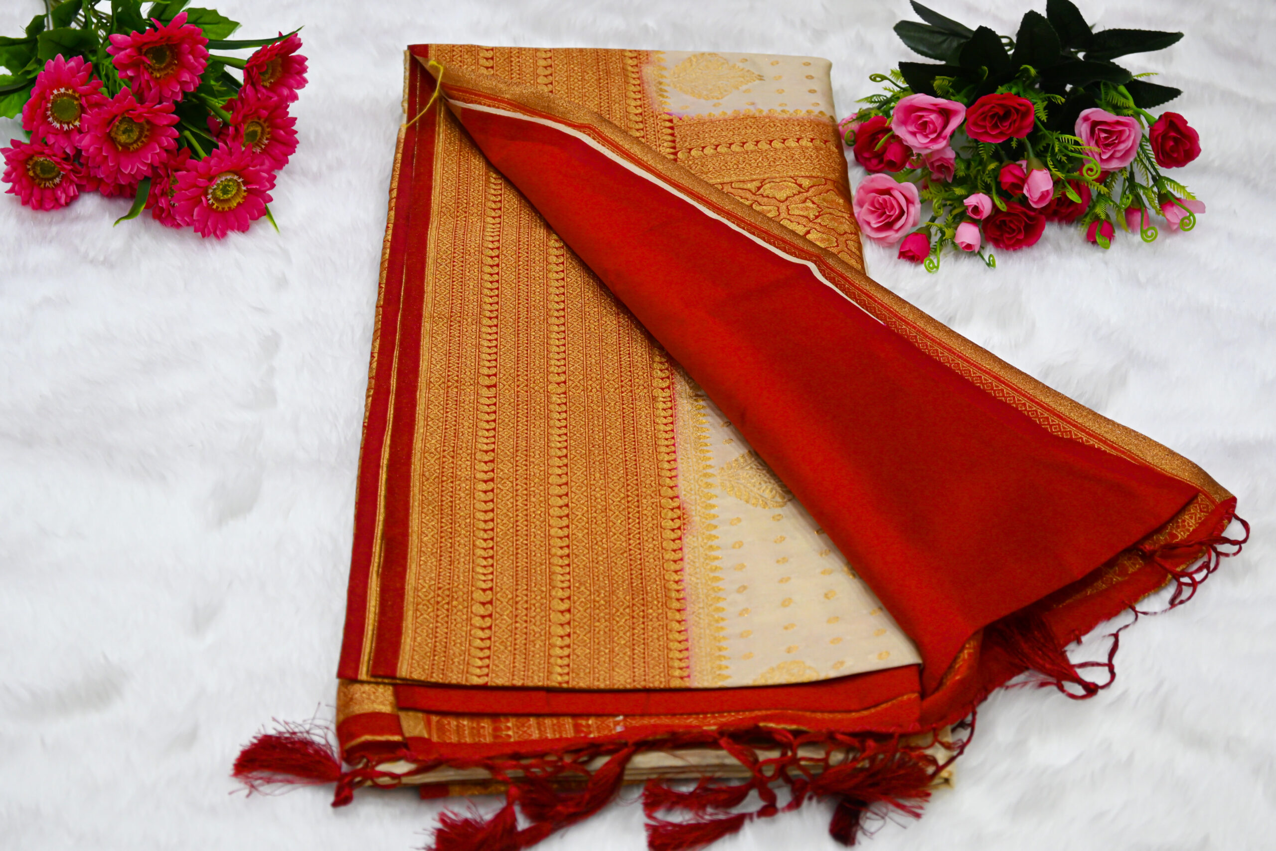 Premium Kanjivaram Pattu Saree – Traditional Rich Woven Zari Border and Blouse