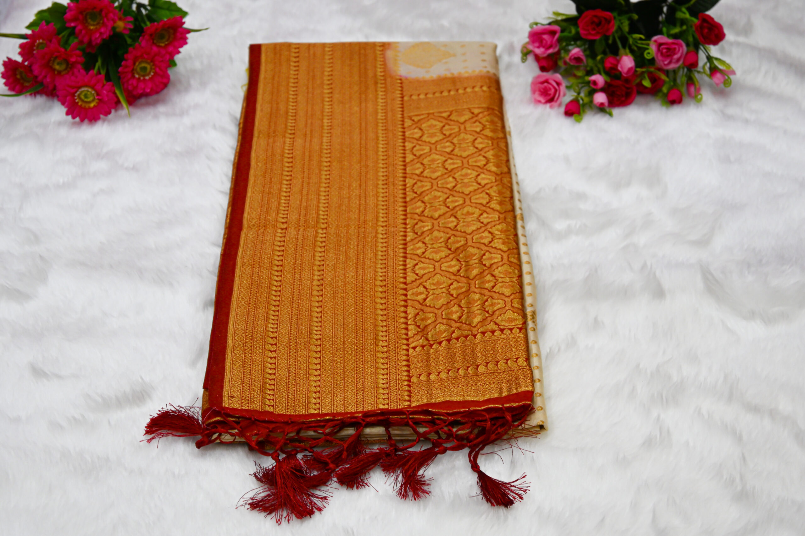 Premium Kanjivaram Pattu Saree – Traditional Rich Woven Zari Border and Blouse