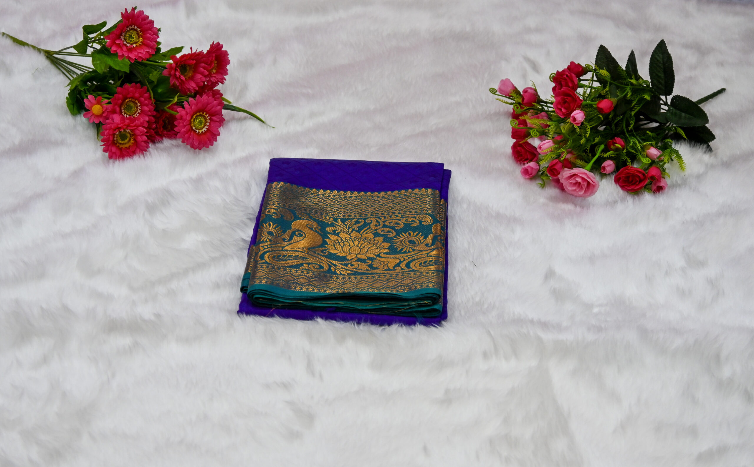 Premium Kanjivaram Pattu Saree – Traditional Rich Woven Zari Border and Blouse